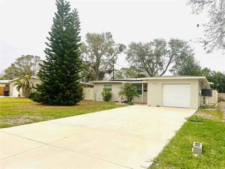 Single-family house For Sale in 4135, Helena Street Northeast, Saint Petersburg, Florida