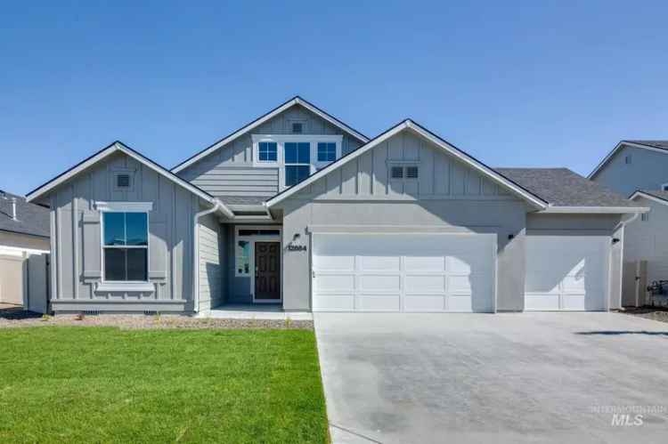 Single-family house For Sale in 1233, West Bass River Drive, Meridian, Idaho