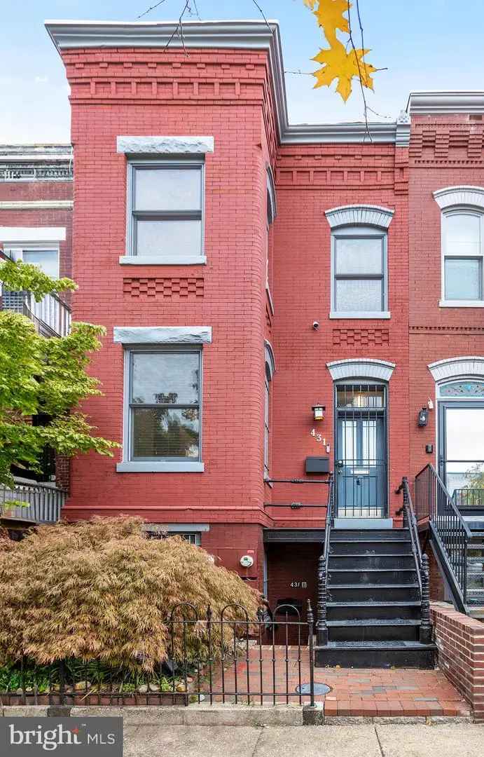 House For Sale in 431, 4th Street Northeast, Washington, District of Columbia