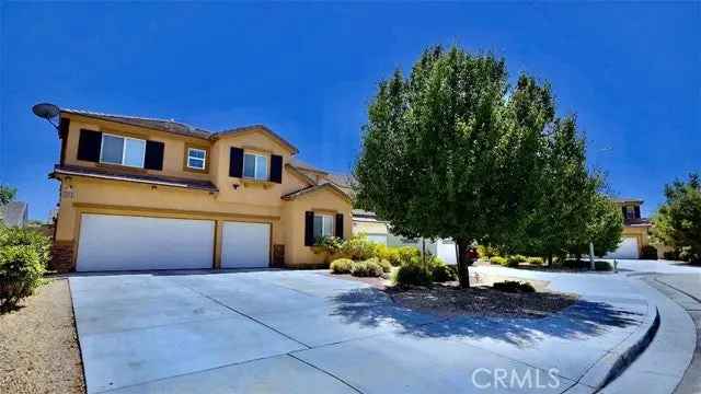 Single-family house For Sale in Lancaster, California