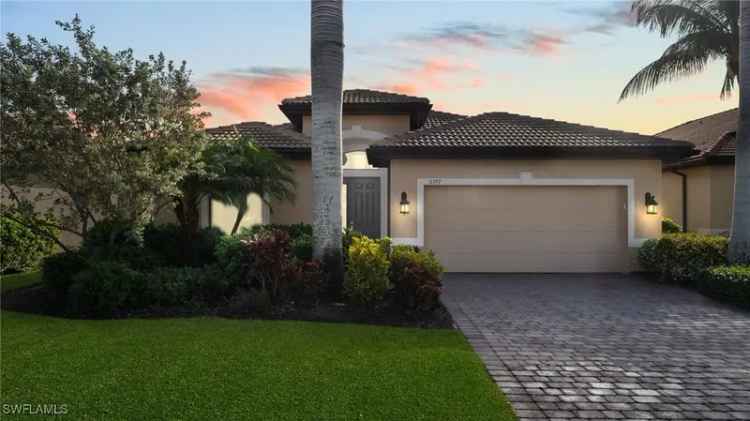 Single-family house For Sale in 11197, Monte Carlo Boulevard, Bonita Springs, Florida