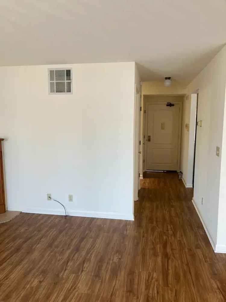 2 Bedroom Townhouse for Rent Near Downtown Millbrae