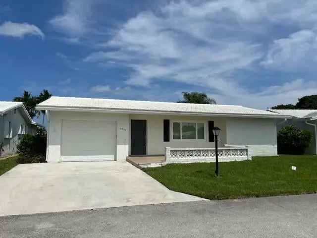 Single-family house For Sale in Boynton Beach, Florida