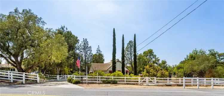 Single-family house For Sale in 1290, Orange Park Boulevard, Orange, California