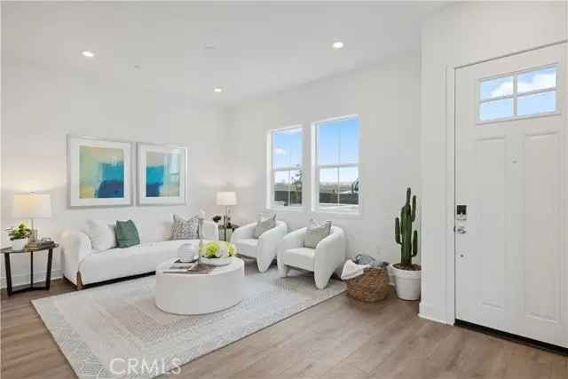 Condo For Sale in Irvine, California