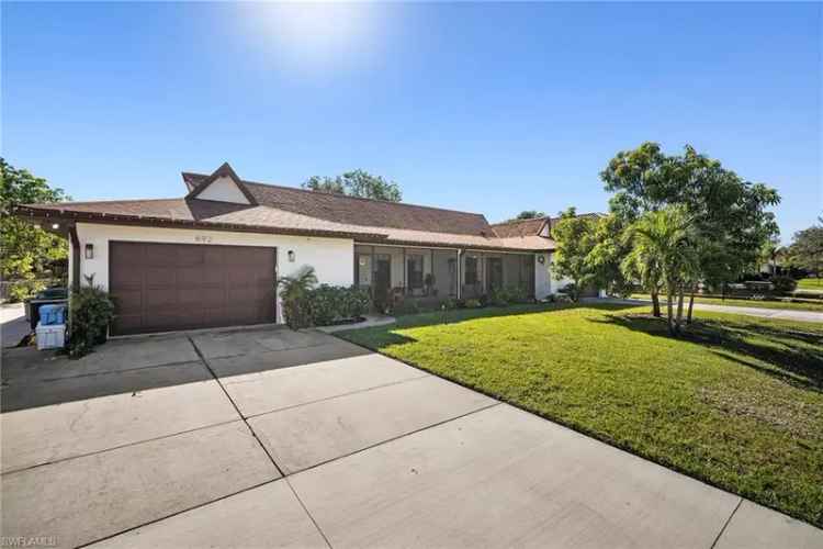 Multi-family house For Sale in 692, 108th Avenue North, Florida