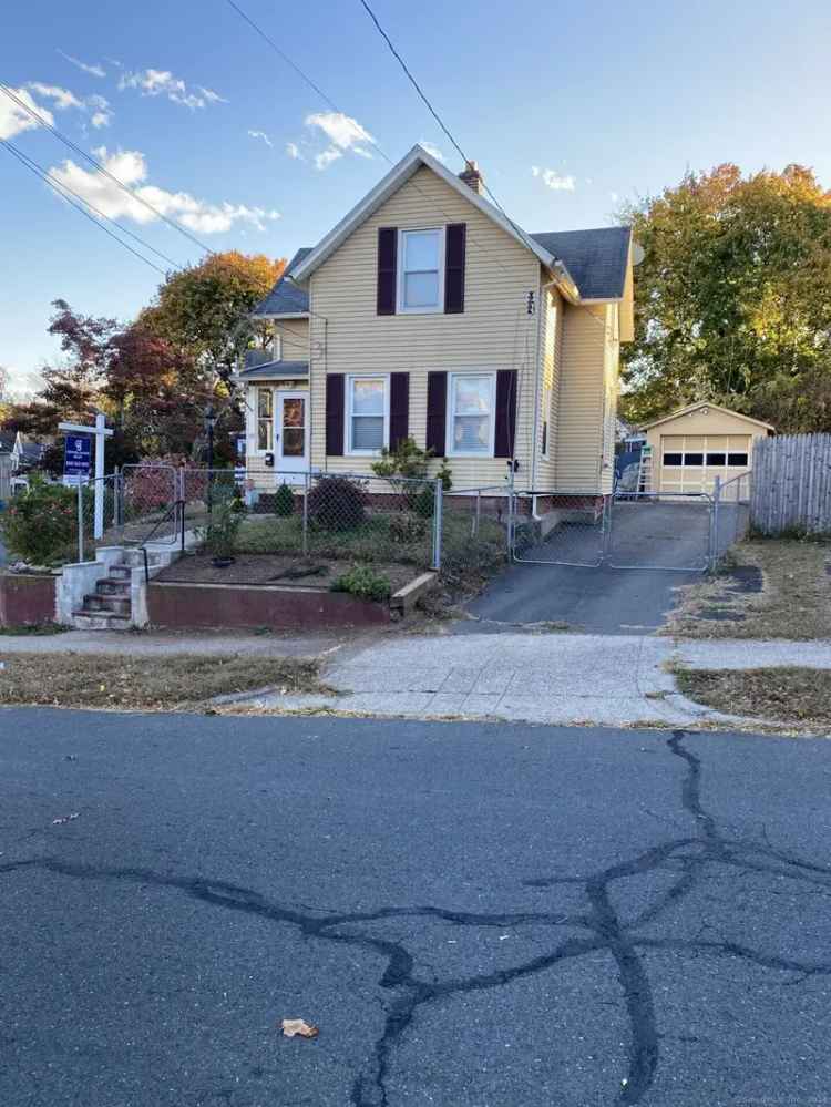 Single-family house For Sale in 50, Locust Street, New Britain, Connecticut