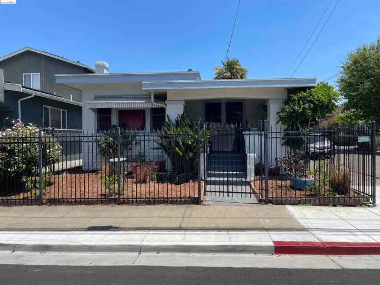 Single-family house For Sale in 5738, Gaskill Street, Oakland, California