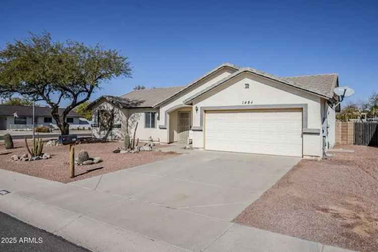 Single-family house For Sale in 1484, West 13th Avenue, Apache Junction, Arizona