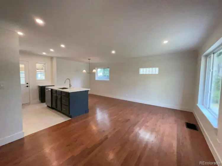 Single-family house For Sale in Denver, Colorado