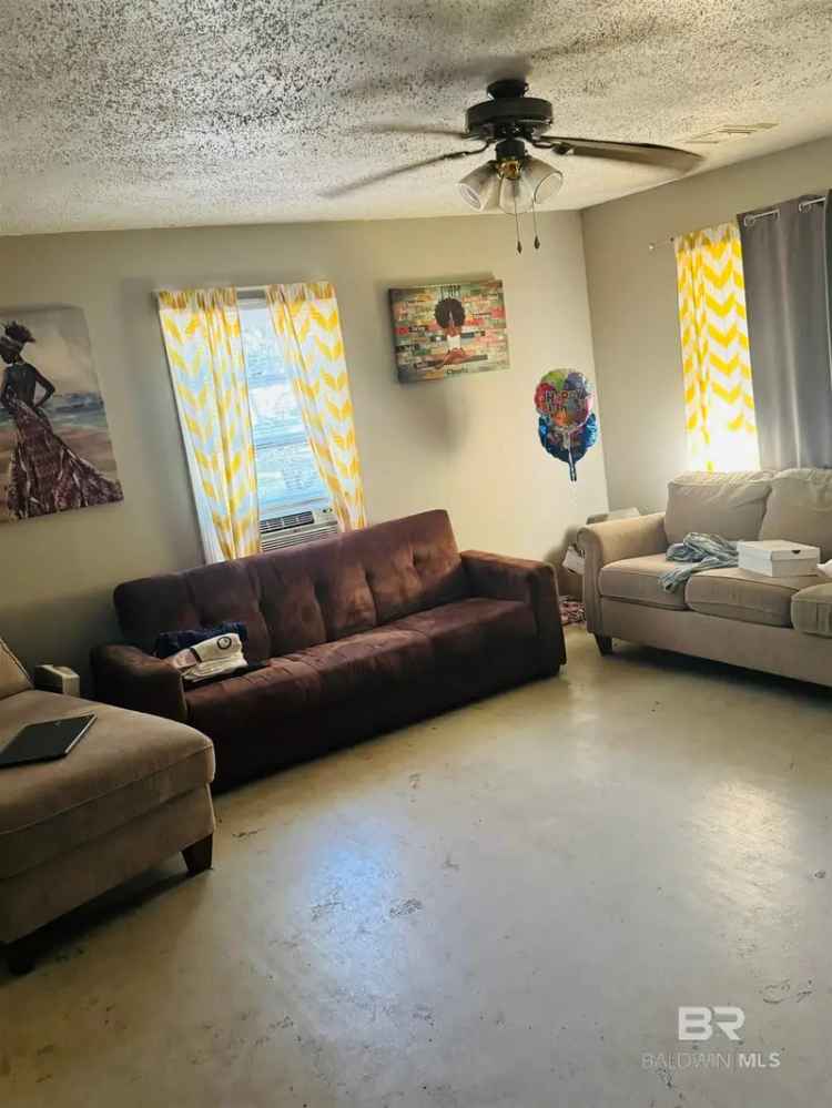 Single-family house For Sale in Mobile, Alabama