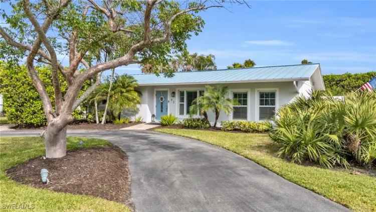 Single-family house For Sale in 97, 1st Street, Bonita Springs, Florida