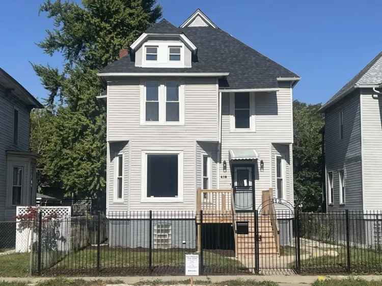 Single-family house For Sale in 418, West Englewood Avenue, Chicago, Illinois