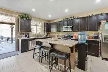 Single-family house For Sale in Lake Elsinore, California