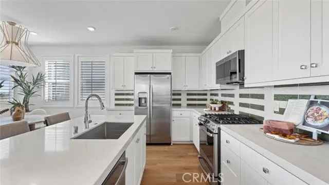 Single-family house For Sale in Irvine, California