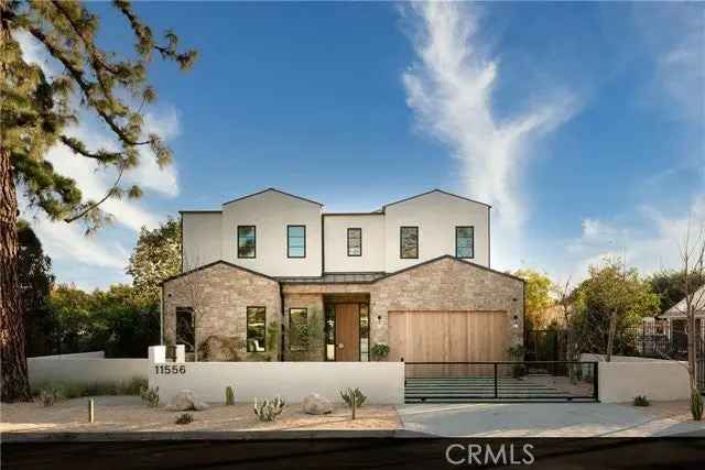 Single-family house For Sale in Los Angeles, California