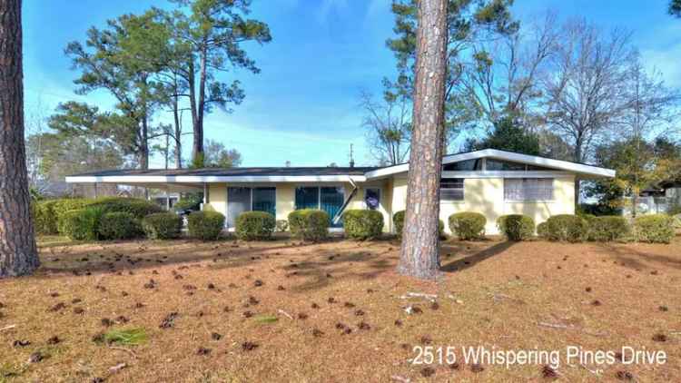 Single-family house For Sale in 2515, Whispering Pines Road, Albany, Georgia