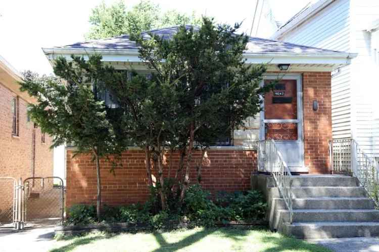 Single-family house For Sale in 4642, North Kennicott Avenue, Chicago, Illinois