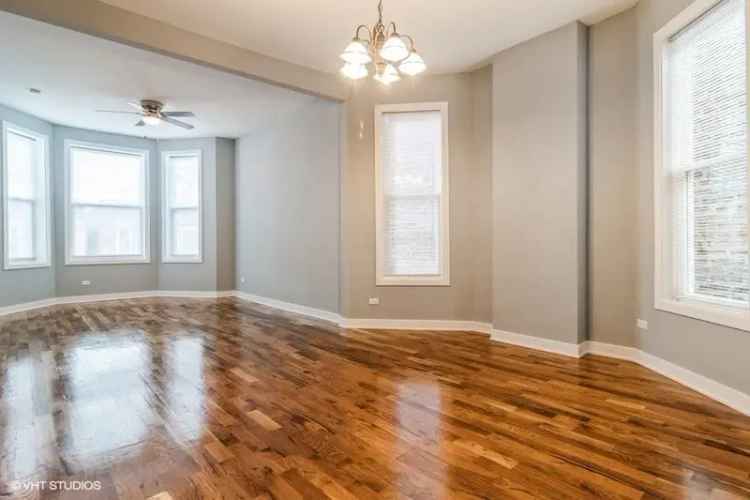 Multi-family house For Sale in 3035, West Flournoy Street, Chicago, Illinois