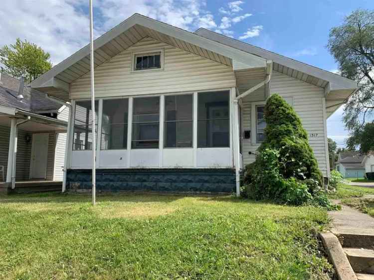 Multi-family house For Sale in 1317, West Memorial Drive, Muncie, Indiana