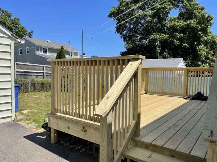 Single-family house For Sale in 716, Burnsford Avenue, Bridgeport, Connecticut