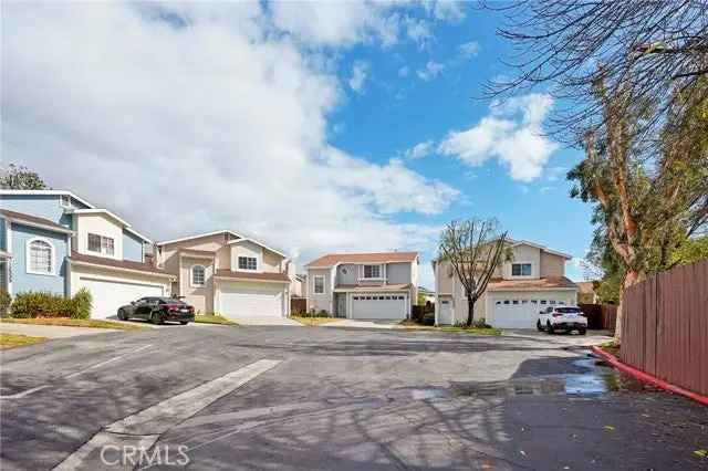 Single-family house For Sale in 12330, Hilldale Court, Los Angeles, California