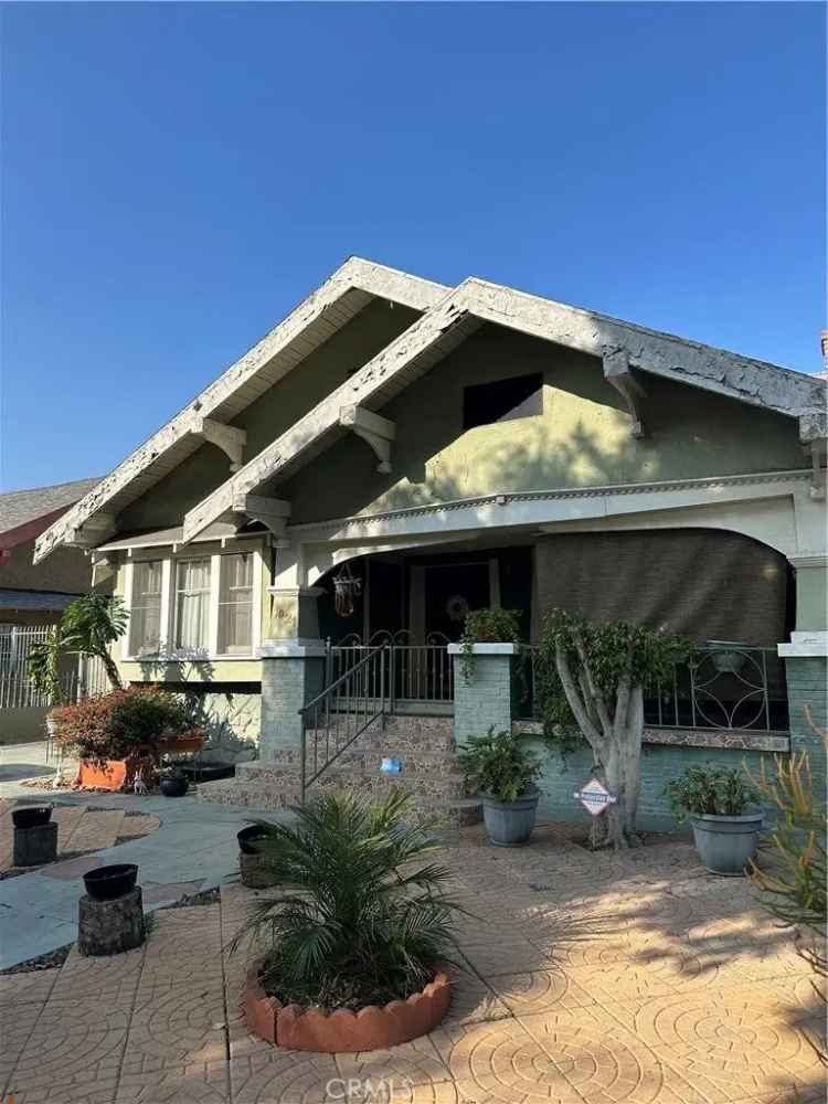 Single-family house For Sale in Los Angeles, California