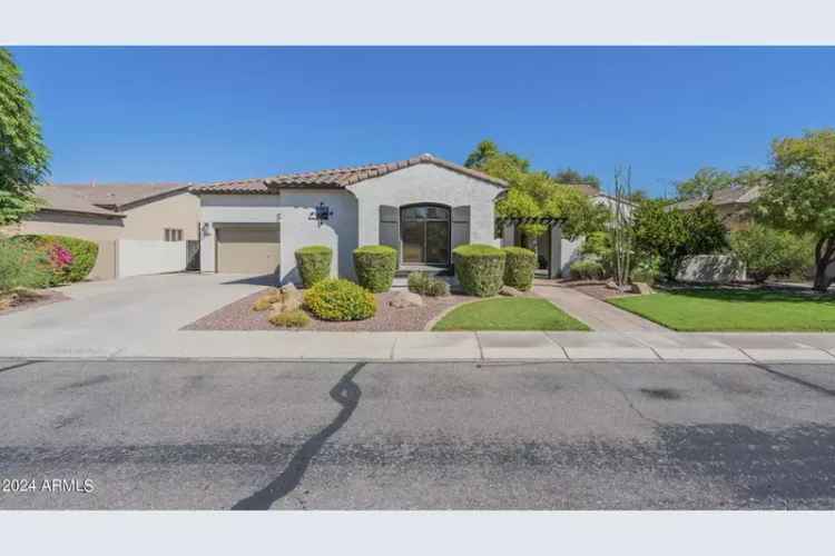 Single-family house For Sale in 3130, East Cedar Drive, Chandler, Arizona