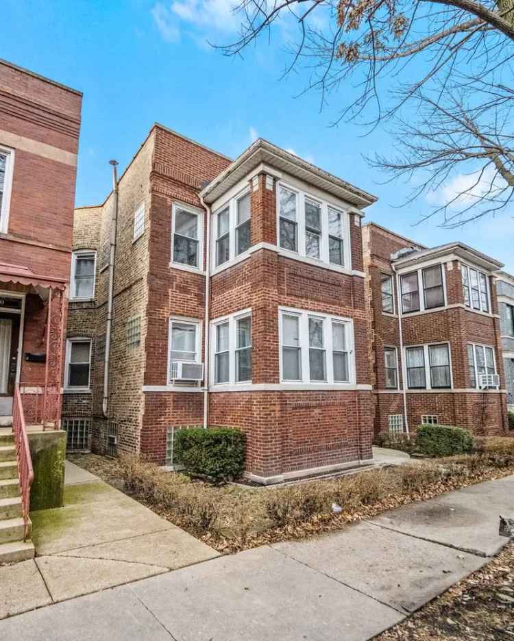 Multi-family house For Sale in 3712, North Claremont Avenue, Chicago, Illinois