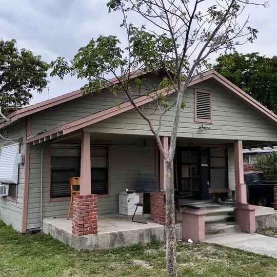 Single-family house For Sale in Pompano Beach, Florida