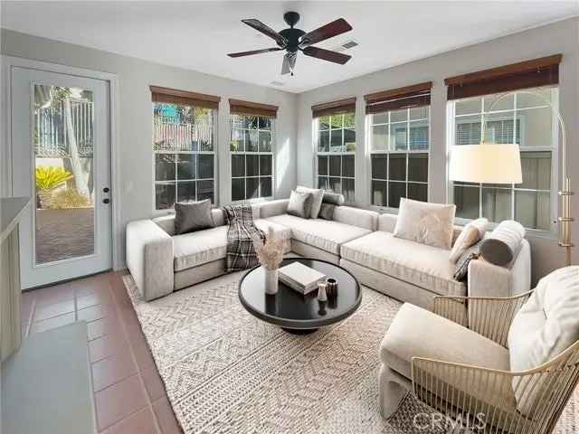 Single-family house For Sale in 27, Calle Carmelita, San Clemente, California