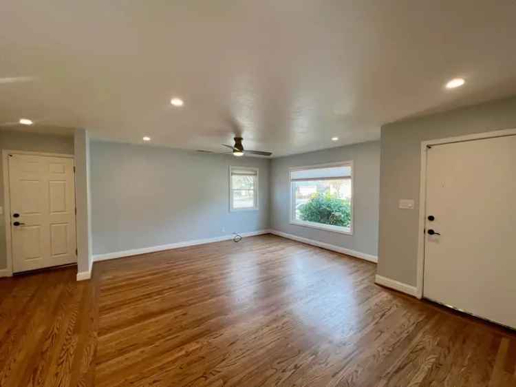 Home for Rent 855 sq ft 2 Beds 1 Bath Santa Rosa CA