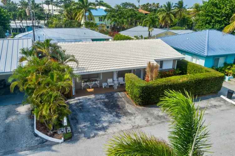 Single-family house For Sale in 45, Douglas Drive, Ocean Ridge, Florida