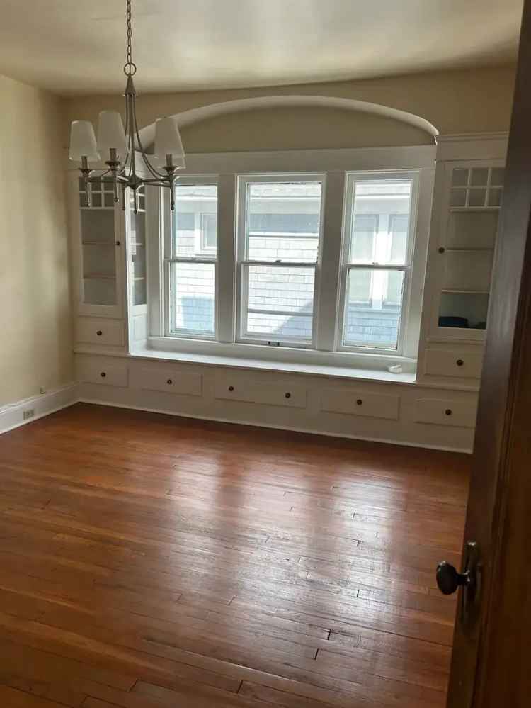 2 Bed 1 Bath Apartment near Coventry and Little Italy