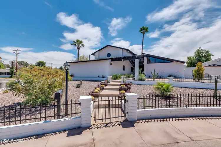 Single-family house For Sale in 1401, West Ocotillo Road, Phoenix, Arizona