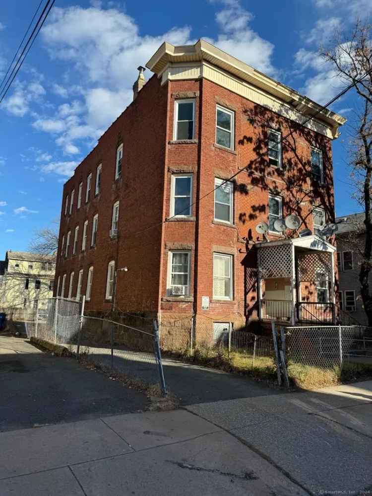 Multi-family house For Sale in Hartford, Connecticut