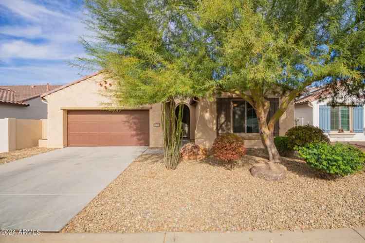 Single-family house For Sale in 16846, West Almeria Road, Goodyear, Arizona