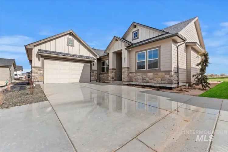 Single-family house For Sale in 11242, South Corballis Lane, Kuna, Idaho