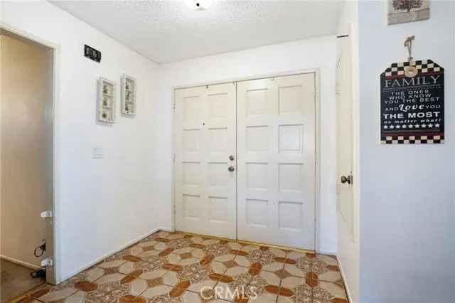 Single-family house For Sale in 913, North Sierra View Street, Ridgecrest, California