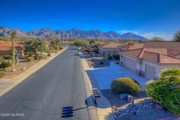 Single-family house For Sale in 2124, East Bighorn Mountain Drive, Oro Valley, Arizona