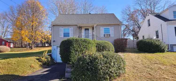 Single-family house For Sale in 110, Plumb Avenue, Meriden, Connecticut