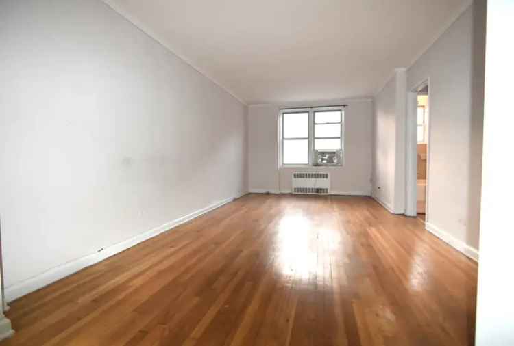 Studio Apartment near Q Train