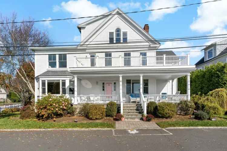 Single-family house For Sale in 10, Island View Avenue, Branford, Connecticut