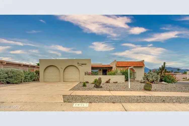 Single-family house For Sale in Green Valley, Arizona