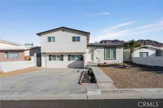 Single-family house For Sale in 53200, Avenida Velasco, La Quinta, California