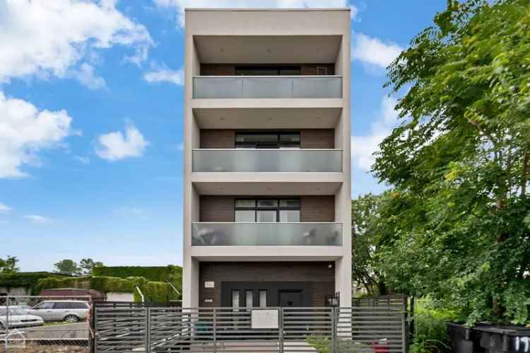 Multi-family house For Sale in 1921, South Jefferson Street, Chicago, Illinois