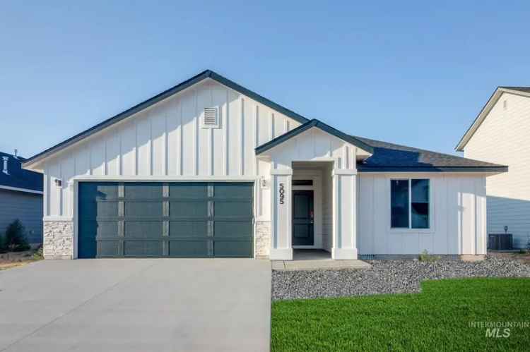 Single-family house For Sale in 1970, North Thunderbolt Street, Mountain Home, Idaho