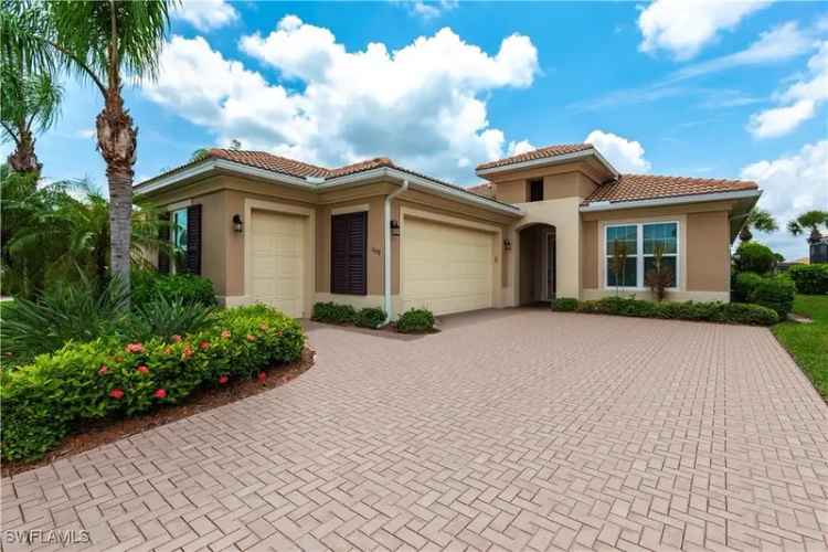 Single-family house For Sale in 11618, Giulia Drive, Fort Myers, Florida