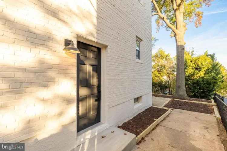 Single-family house For Sale in 5432, B Street Southeast, Washington, District of Columbia