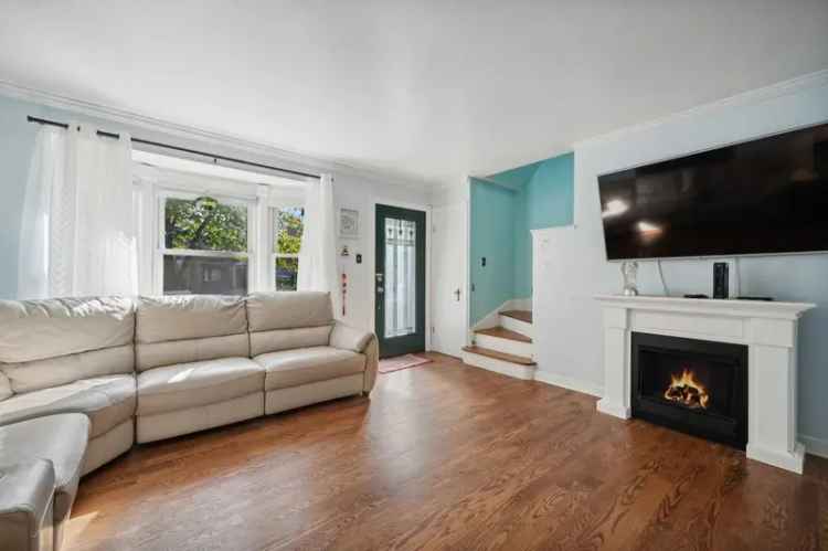 Single-family house For Sale in 5110, North Natoma Avenue, Chicago, Illinois